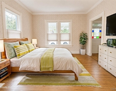 8 Fountain Street - Photo Thumbnail 4