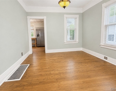 8 Fountain Street - Photo Thumbnail 12
