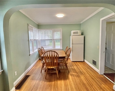1680 Mount Hope Avenue - Photo Thumbnail 8
