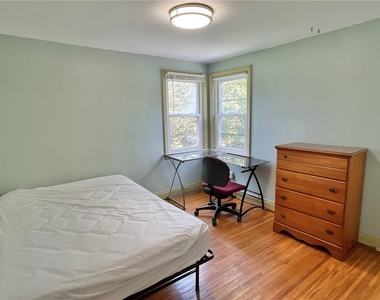 1680 Mount Hope Avenue - Photo Thumbnail 20