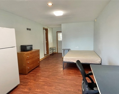 1680 Mount Hope Avenue - Photo Thumbnail 14
