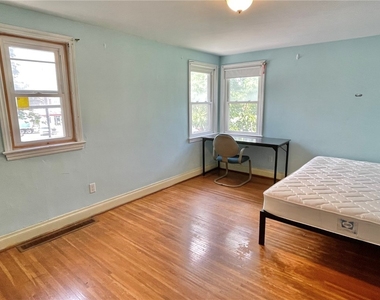 1680 Mount Hope Avenue - Photo Thumbnail 18