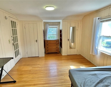 1680 Mount Hope Avenue - Photo Thumbnail 17