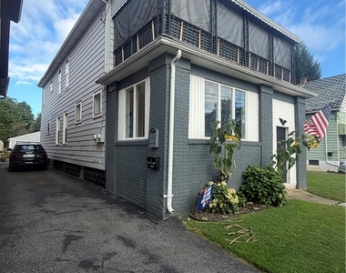 94 Reo Avenue - Photo Thumbnail 2
