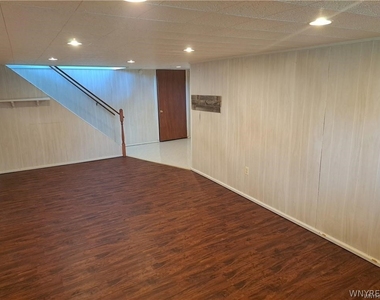 150 Gregory Place - Photo Thumbnail 5