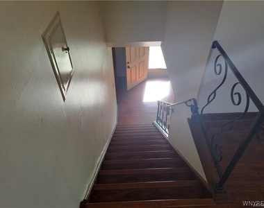150 Gregory Place - Photo Thumbnail 7