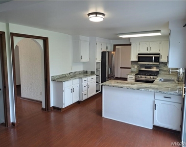 150 Gregory Place - Photo Thumbnail 3