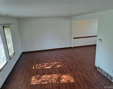 150 Gregory Place - Photo Thumbnail 14
