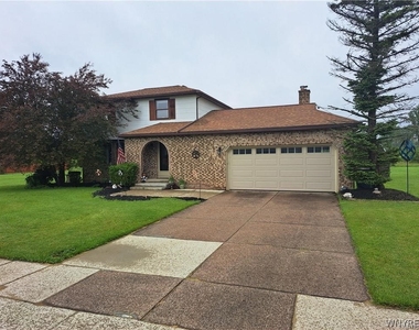 150 Gregory Place - Photo Thumbnail 2
