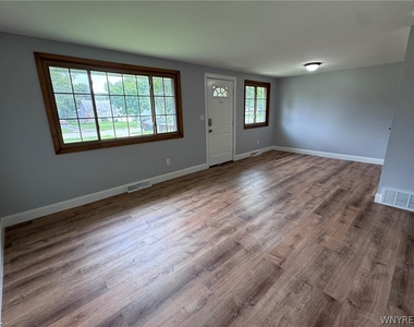 685 Longmeadow Road - Photo Thumbnail 2