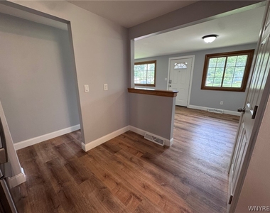 685 Longmeadow Road - Photo Thumbnail 10
