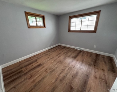 685 Longmeadow Road - Photo Thumbnail 16