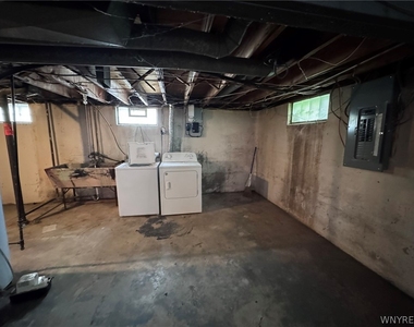 685 Longmeadow Road - Photo Thumbnail 25