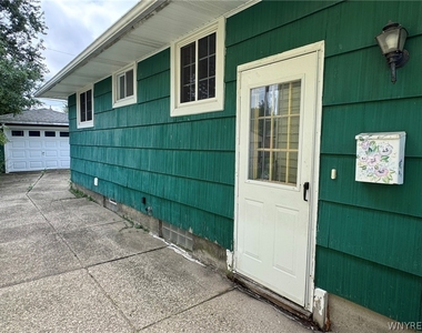 685 Longmeadow Road - Photo Thumbnail 26