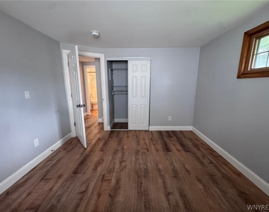 685 Longmeadow Road - Photo Thumbnail 14