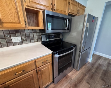 685 Longmeadow Road - Photo Thumbnail 9