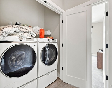 264 Lakefront Boulevard - Photo Thumbnail 33