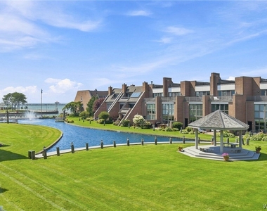 264 Lakefront Boulevard - Photo Thumbnail 37