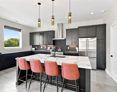 264 Lakefront Boulevard - Photo Thumbnail 16