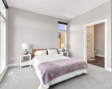 264 Lakefront Boulevard - Photo Thumbnail 25