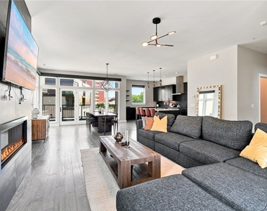 264 Lakefront Boulevard - Photo Thumbnail 22