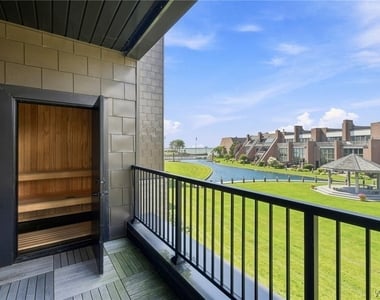 264 Lakefront Boulevard - Photo Thumbnail 39