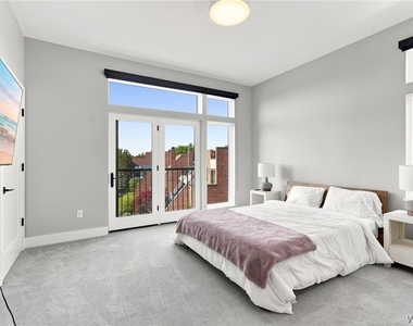264 Lakefront Boulevard - Photo Thumbnail 24