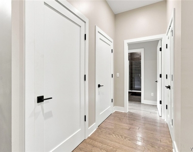 264 Lakefront Boulevard - Photo Thumbnail 3