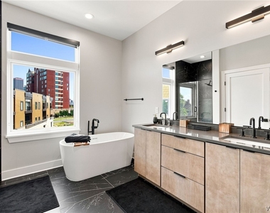 264 Lakefront Boulevard - Photo Thumbnail 30