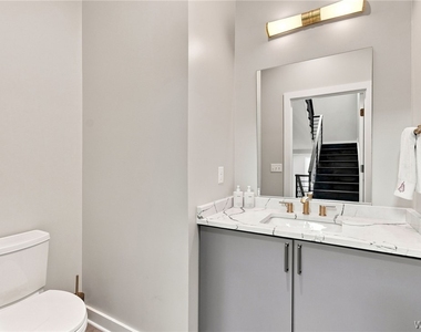 264 Lakefront Boulevard - Photo Thumbnail 11