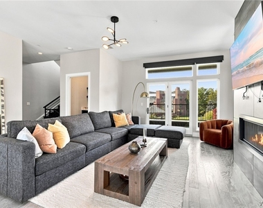 264 Lakefront Boulevard - Photo Thumbnail 21