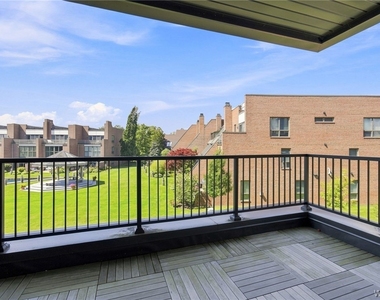 264 Lakefront Boulevard - Photo Thumbnail 38