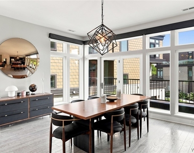 264 Lakefront Boulevard - Photo Thumbnail 12