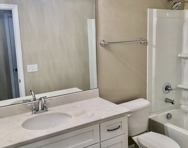 321 The Villas Way - Photo Thumbnail 7