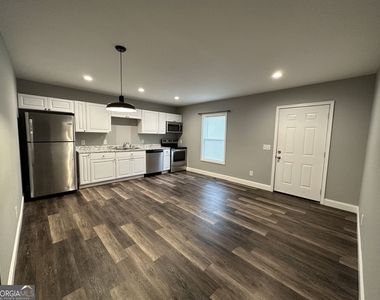 6250 West Avenue - Photo Thumbnail 2