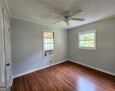 1071 Powderbag Creek Road - Photo Thumbnail 12