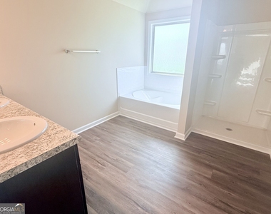 145 Hounds Way - Photo Thumbnail 12