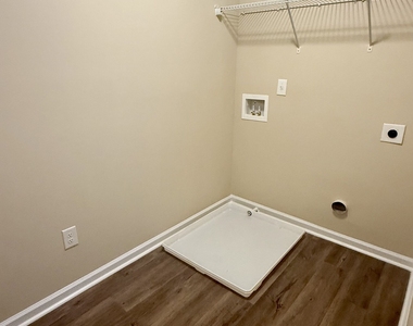 145 Hounds Way - Photo Thumbnail 17