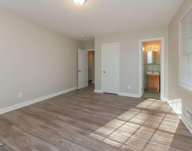 123 New Hope Road - Photo Thumbnail 9