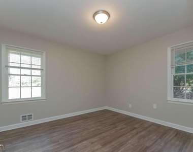 123 New Hope Road - Photo Thumbnail 12