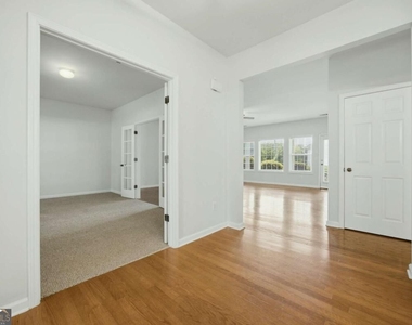 1851 Brighton Boulevard Se - Photo Thumbnail 2