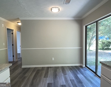 8759 Embrey Drive - Photo Thumbnail 4