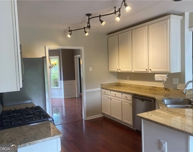 3470 Maple Terrace Drive - Photo Thumbnail 5