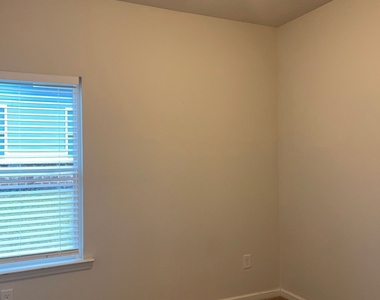 1492 Trellis Court - Photo Thumbnail 4