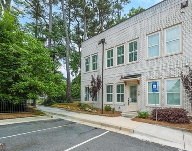 9040 Main Street - Photo Thumbnail 3