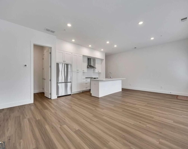 9040 Main Street - Photo Thumbnail 8