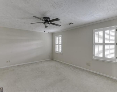 766 Chesterfield Drive - Photo Thumbnail 29