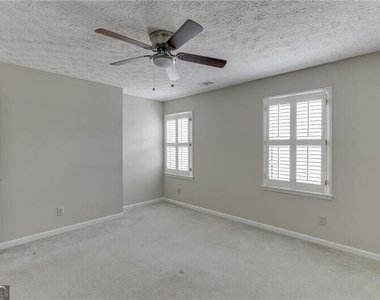 766 Chesterfield Drive - Photo Thumbnail 28