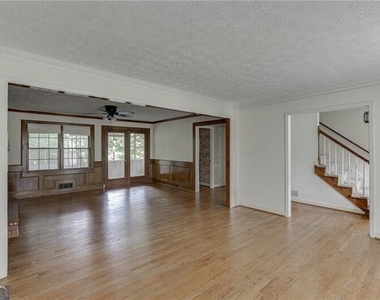 766 Chesterfield Drive - Photo Thumbnail 6