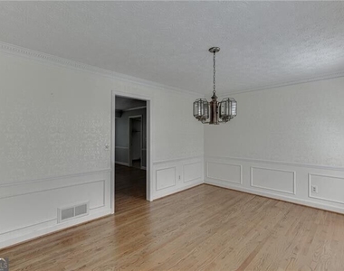 766 Chesterfield Drive - Photo Thumbnail 11